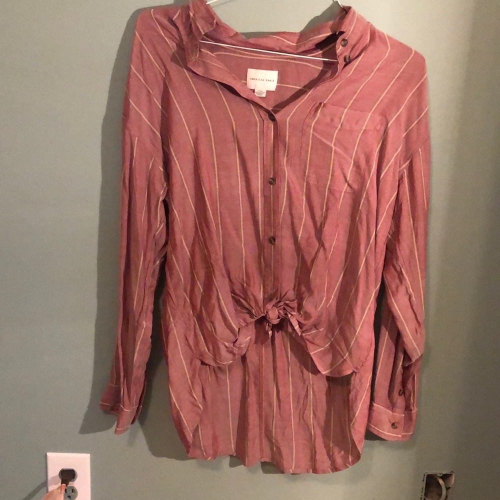 Light fall fanned like shirt